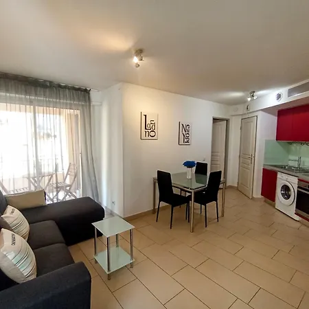 Daire Quiet 400m Palais & 100m