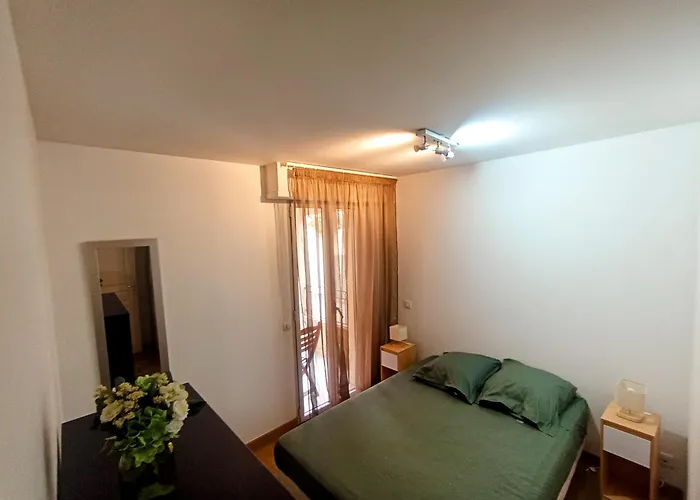 Quiet 400m Palais & 100m Cannes