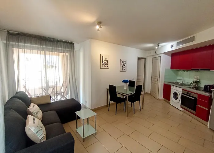 شقة Quiet 400m Palais & 100m