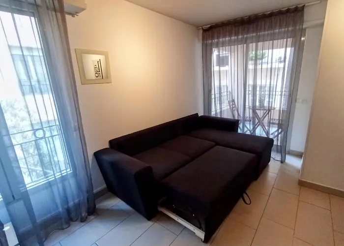 Quiet 400m Palais & 100m Cannes