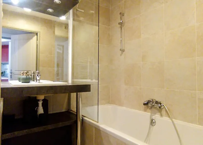 Quiet 400m Palais & 100m كان