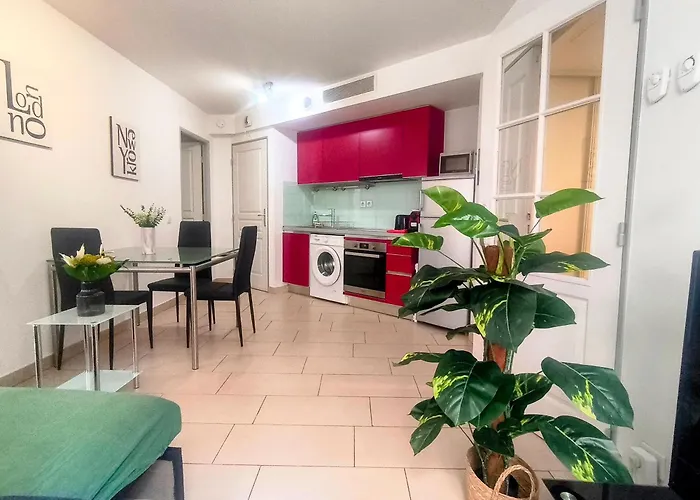 Quiet 400m Palais & 100m