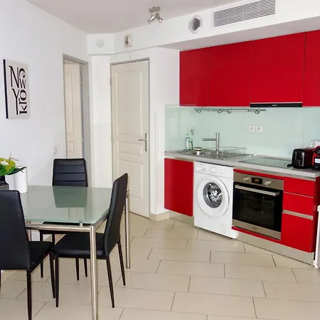 Quiet 400m Palais & 100m Appartamento